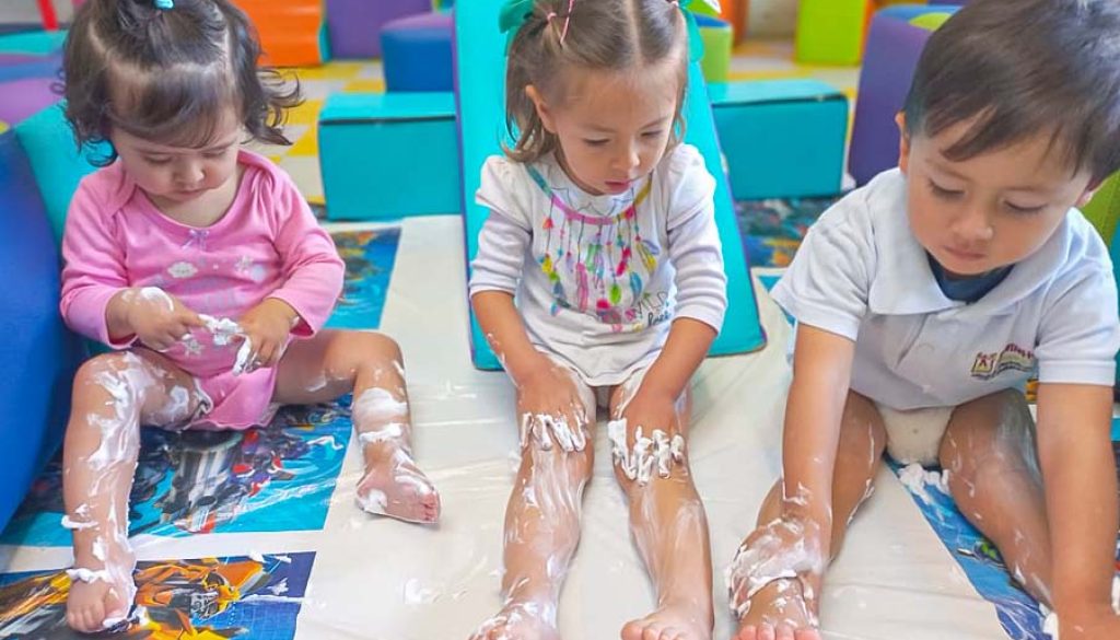 Explorando el mundo a través de actividades sensoriales y simbólicas Ideas para niños en edad preescolar