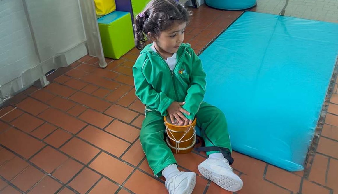 Qué importancia tienen las experiencias sensoriales en la primera infancia
